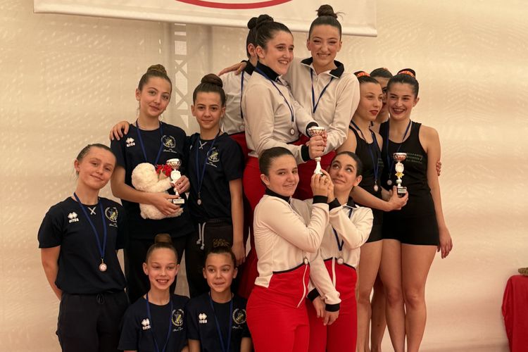GINNASTICA RITMICA - Squadra Silver d'argento a Ravenna - Conquistato il Pass per le Finali Nazionali